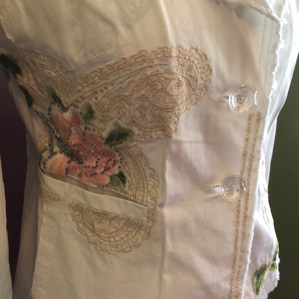 Embroidered fitted jacket - Picture 2 of 5